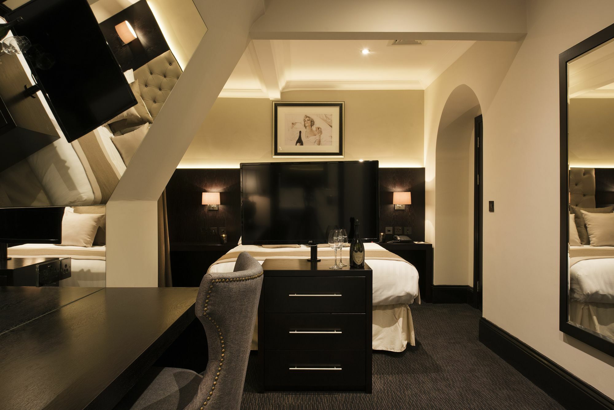 The Vermont Aparthotel Newcastle-upon-Tyne Extérieur photo